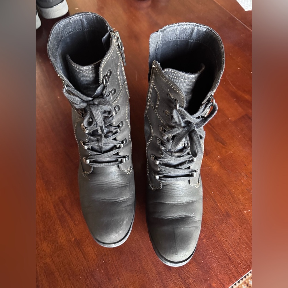 Sorel Women's Black Emelie Conquest Boots